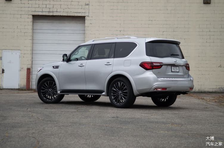 2021英菲尼迪qx80,qx60英菲尼迪2021 2021款英菲尼迪qx80:锃光瓦亮的额头不再那么闪耀夺目